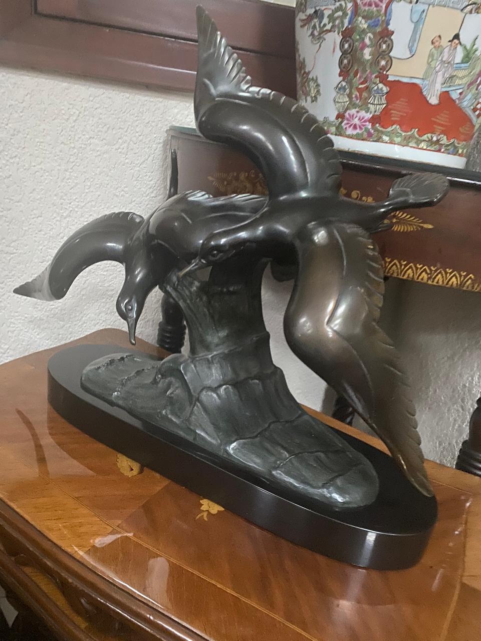 Pájaro de bronce